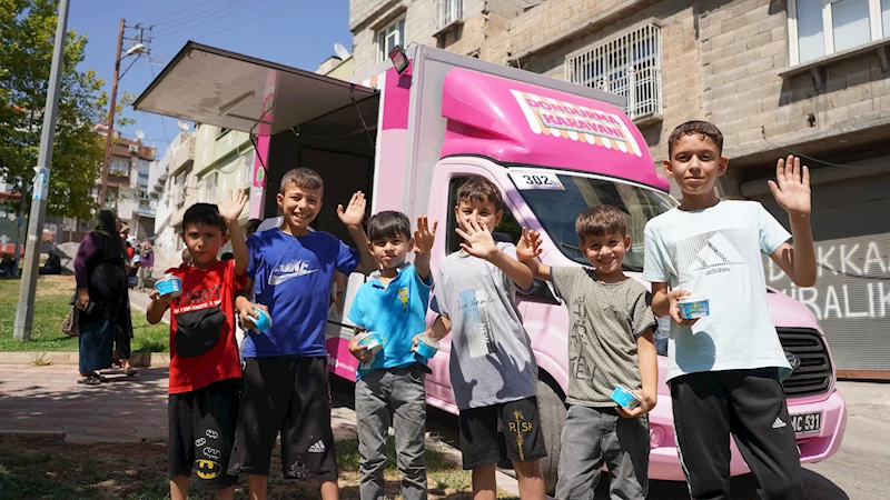 DONDURMA KARAVANI, ÇIKSORUT VE YEŞİLOVA’DAKİ ÇOCUKLARA MUTLULUK GÖTÜRDÜ