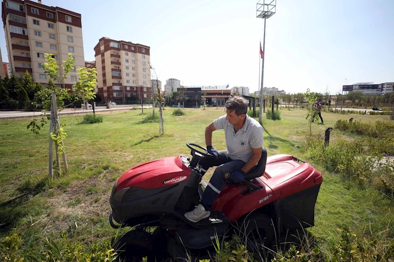 Yenimahalle Parklarında Detaylı Temizlik