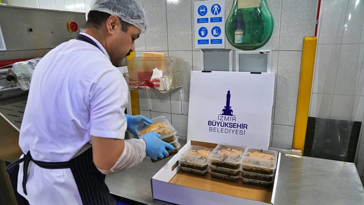 ​Büyükşehir’den yaşlı ve engellilere sıcak yemek