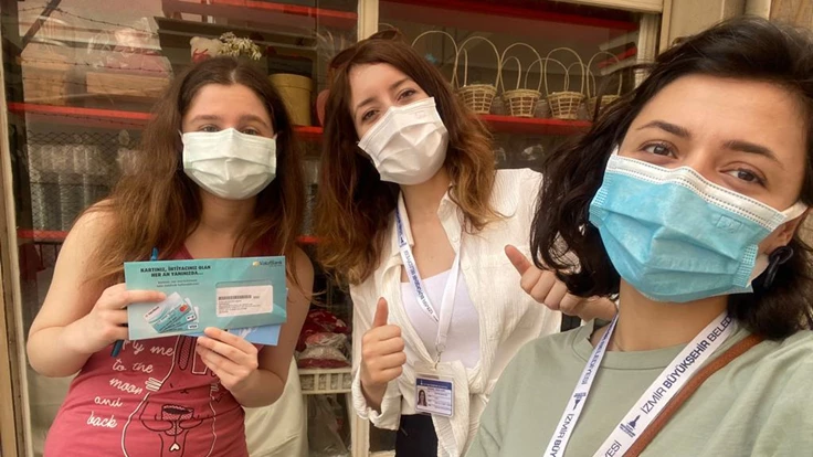 Büyükşehir’in “Kitap Kart” projesi ile gençlerin yüzü güldü