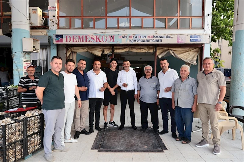 Başkan Çavuşoğlu’ndan sabahın ilk ışıklarında toptancı haline ziyaret