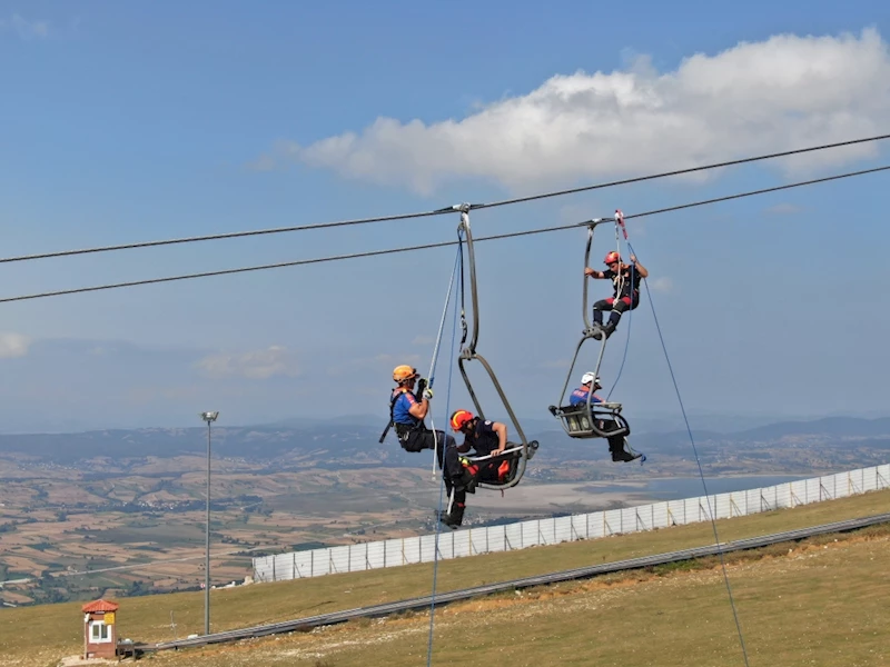Teleferikte gerçeği aratmayan tatbikat