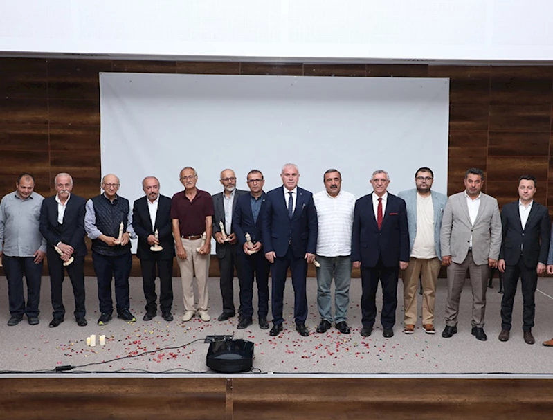 DEDE KORKUT ŞİİR DİNLETİSİ GÖNÜLLERE DOKUNDU