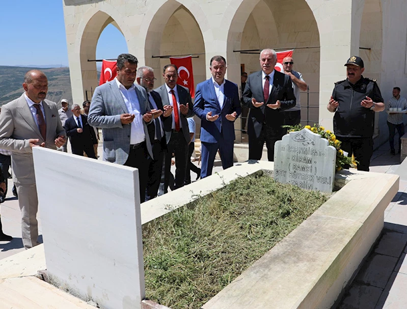 ABDULVEHHAP GAZİ VE BAMSI BEYREK UNUTULMADI