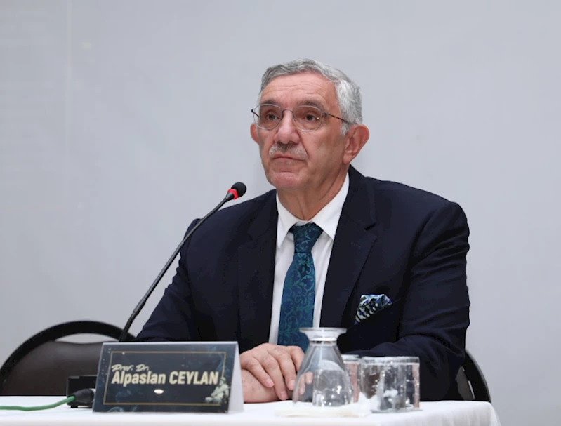 DEDE KORKUT HİKÂYELERİYLE BUGÜNÜ OKUMAK KONULU KONFERANS GERÇEKLEŞTİ