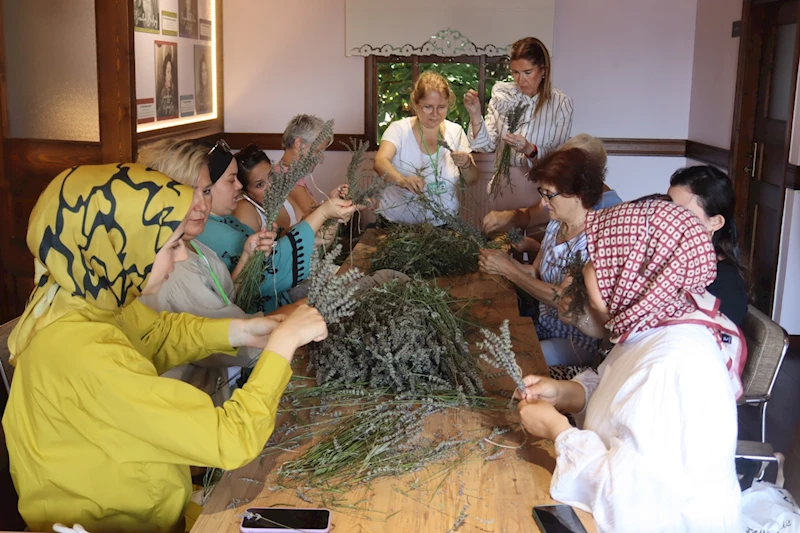 İZMİT BELEDİYESİNİN LAVANTA WORKSHOPLARINA KADINLARDAN YOĞUN İLGİ