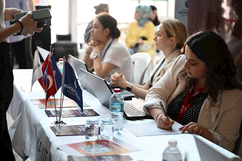 İŞ ARAYANLARLA İŞVERENLER YİNE BİR ARADA