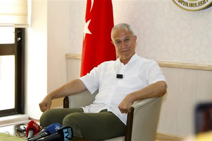 BAŞKAN ÖZÇELİK