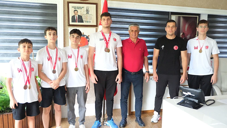 Kemer’in gururlarından Başkan Topaloğlu’na ziyaret