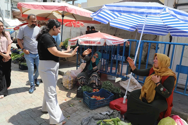 Eş Başkanımız Güler Yerbasan, Belediyemiz meclis üyeleri ile birlikte, İzzet Kezer Caddesinde incelemelerde bulundu.