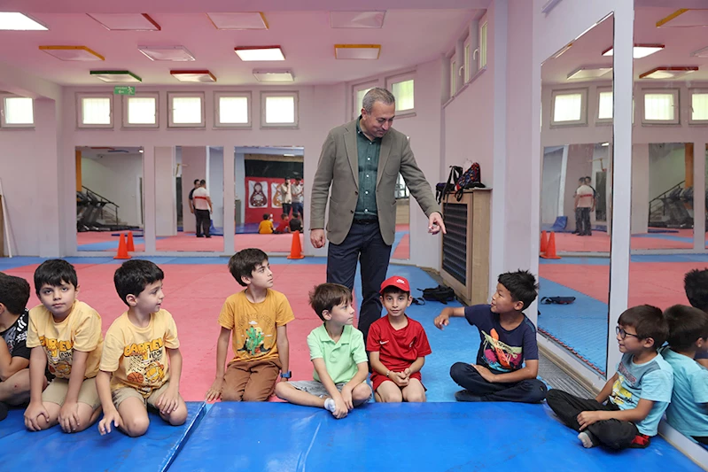 BRAİLLE ALFABESİ İLE KUR’AN OKUMAYI ÖĞRENDİ…