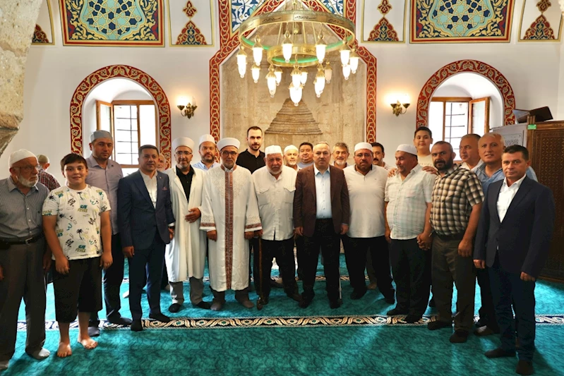 Başkan Arı Cuma Namazını Restorasyon Çalışmaları Tamamlanan Aşağı Bekdik Camii’nde Kıldı