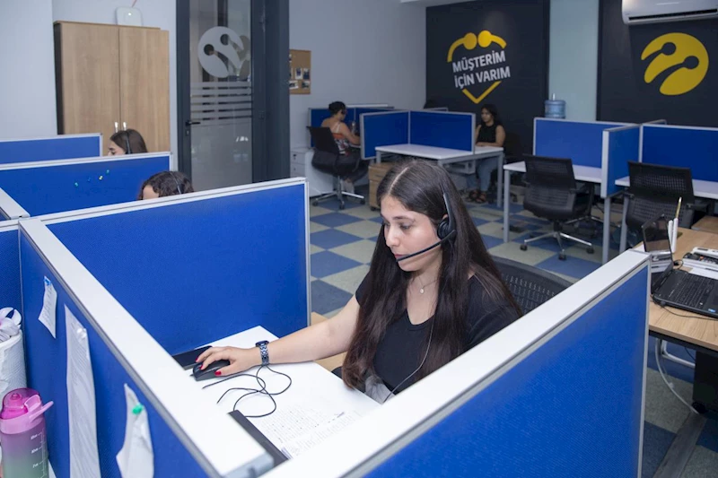 Kariyer Merkezi, İş Arayanlar ve İşverenler Arasında Köprü Olmaya Devam Ediyor