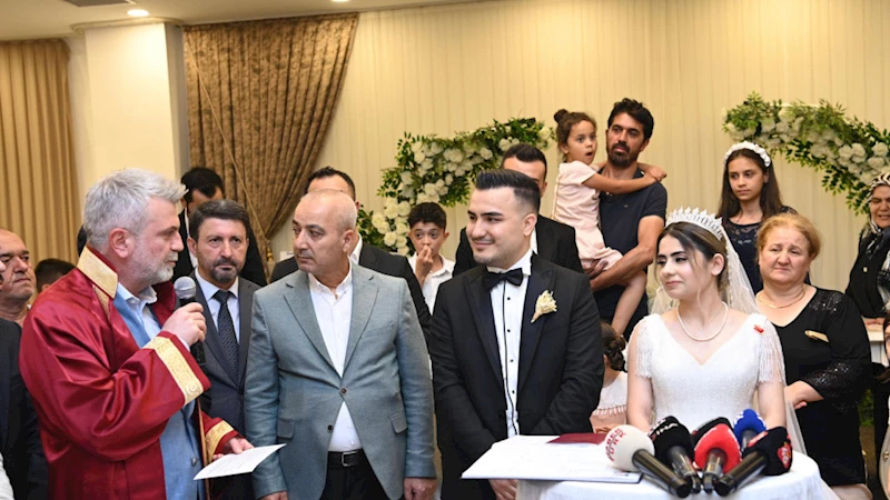 Başkan Görgel, Depremin Ayıramadığı Genç Çiftin Nikâhını Kıydı