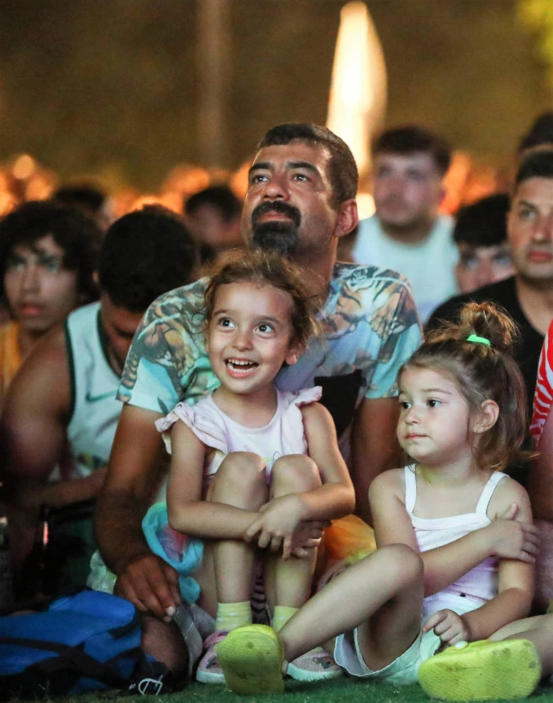 Milli coşku Antalya sokaklarına taştı