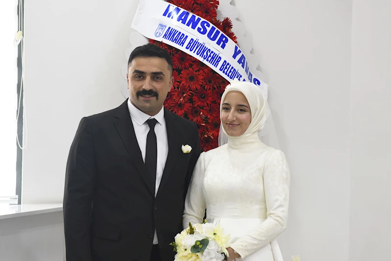ANKARA İTFAİYE ERİ CEBRAİL SARSILMAZ VE 6 ŞUBAT DEPREMİ’NDE ENKAZDAN KURTARDIĞI SİNEM KAYNAK DÜNYA EVİNE GİRDİ
