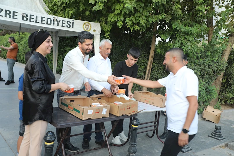 “AŞURE PAYLAŞMAKTIR. PAYLAŞMAK BEREKETTİR”