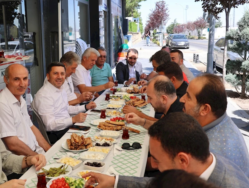 Başkan Arı Esnaf Buluşmalarını Sürdürüyor