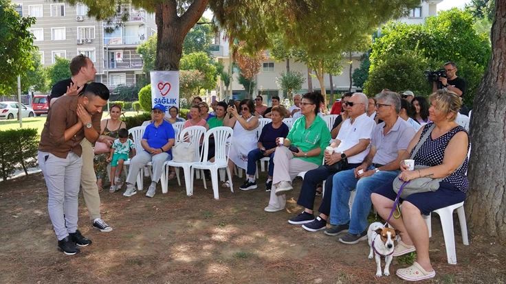 İzmirliler sağlığı geliştiren parklarda buluşuyor