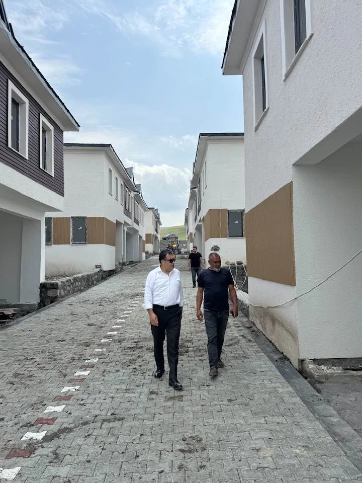 BAŞKAN DEMİR, YAPIMI SÜREN İNŞAATLARI İNCELEDİ, ÖNEMLİ AÇIKLAMALAR YAPTI