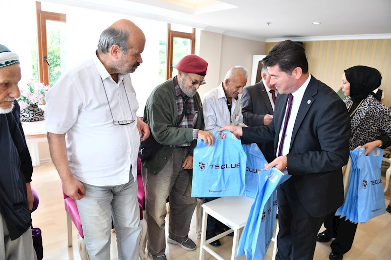 Başkan Kaya, huzurevi sakinlerini Trabzonspor maçına götürüyor