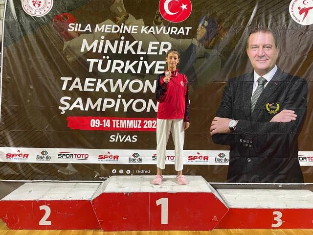 Bayraklılı sporcular Sivas