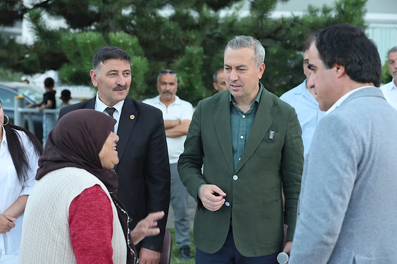 HÜSNE TEYZE TEKERLEKLİ SANDALYESİNE KAVUŞTU…