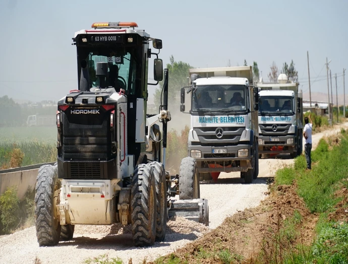 HALİLİYE’DE KIRSAL MAHALLELER YENİ YOLLARINA KAVUŞUYOR