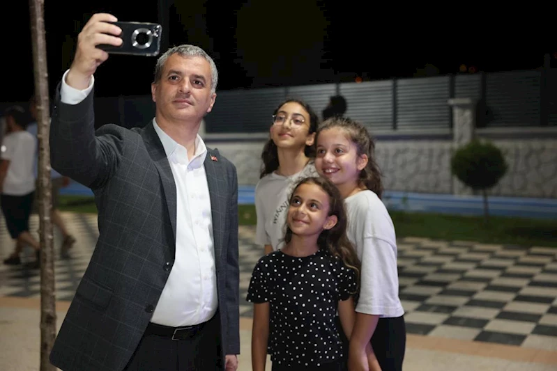 BAŞKANIMIZ CUMHURİYET PARKIMIZDA VATANDAŞLARIMIZIN TALEPLERİNİ DİNLEDİ