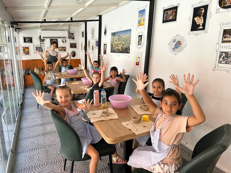 - BOZÜYÜK’TE ÇOCUKLAR SANATEVİ’NDE GÜZEL BİR YAZ TATİLİ GEÇİRİYOR