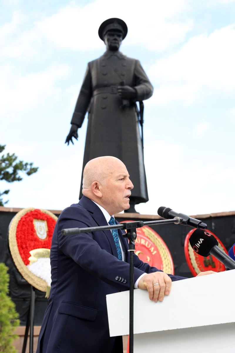 ATATRKN ERZURUMA GELNN 105. YIL DNM TRENLERLE KUTLANDI