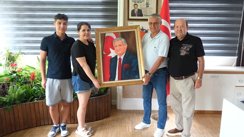Başkan Topaloğlu’na yağlı boya tablo hediye edildi