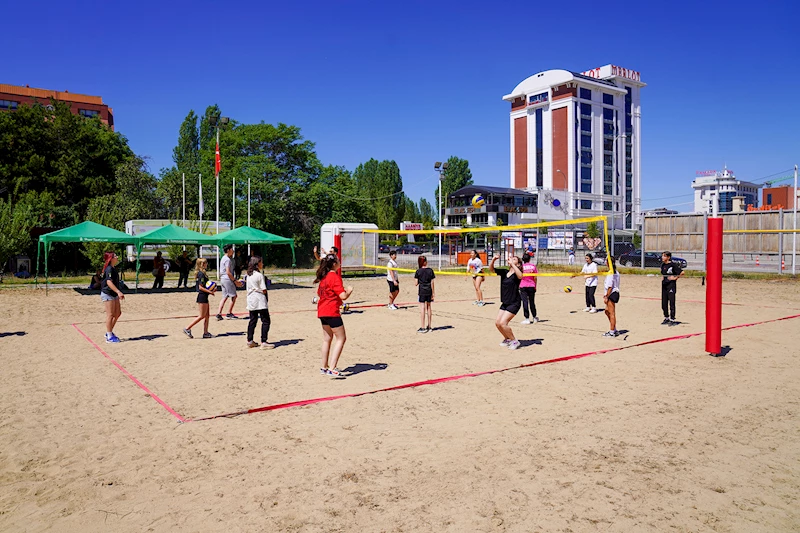 PLAJ VOLEYBOLU KURSU BAŞLADI