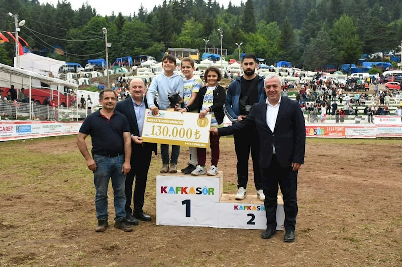 KAFKASÖR’ÜN BAŞ BOĞASI KARAGÖZ OLDU.