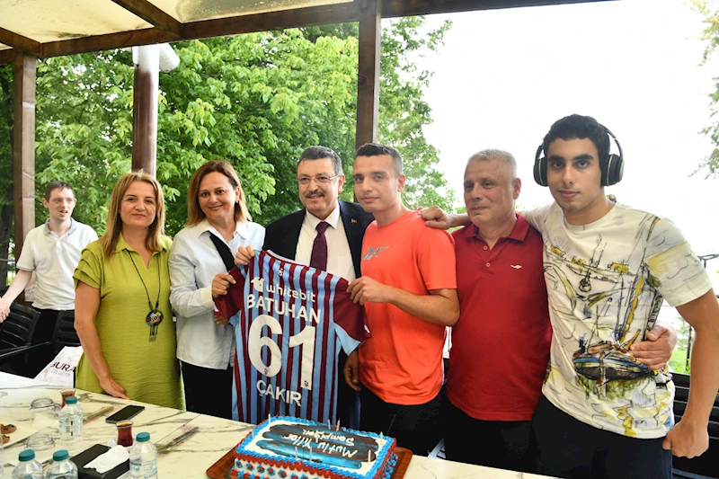 BAŞKAN GENÇ, ÖZEL SPORCU BATUHAN’I YALNIZ BIRAKMADI