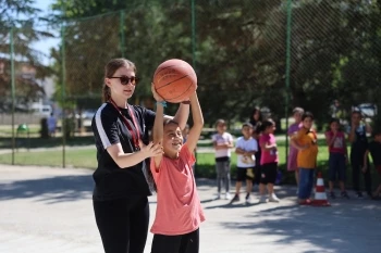 ÇOCUKLAR EĞLENEREK ÖĞRENİYORLAR