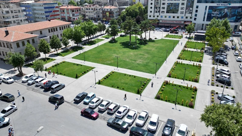 MELİKGAZİ BELEDİYESİ’NİN İLÇEYE KAZANDIRDIĞI 270 PARK VE 3 MİLYON METREKARE YEŞİL ALAN VATANDAŞLARIN GÖZDESİ OLDU