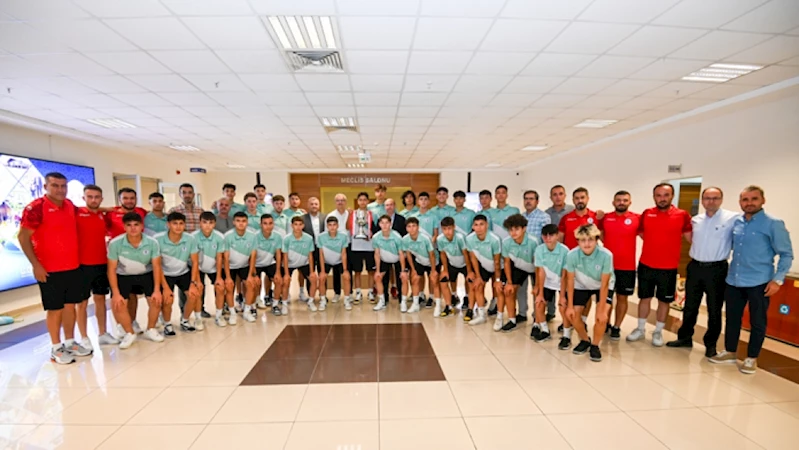 SELÇUKLU BELEDİYESPOR, FUTBOLDA BAŞARISINI TESCİLLEDİ  TÜRKİYE’NİN EN BÜYÜK AMATÖR FUTBOL KULÜBÜ SELÇUKLU BELEDİYESPOR OLDU