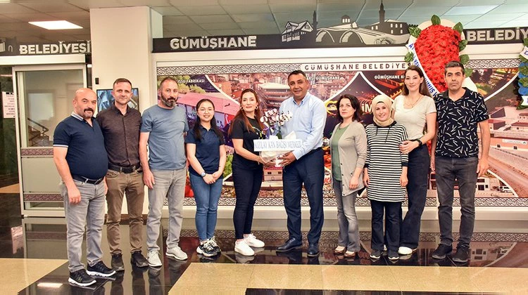 BAŞKANIMIZA GÜMÜŞHANE KIZILAY KAN BAĞIŞI MERKEZİ ÇALIŞANLARINDAN ZİYARET