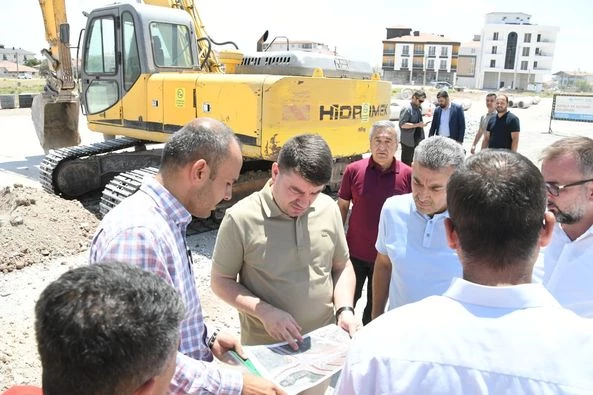 YENİ BİR KAVŞAKTA DAHA DÜZENLEME ÇALIŞMASI BAŞLADI