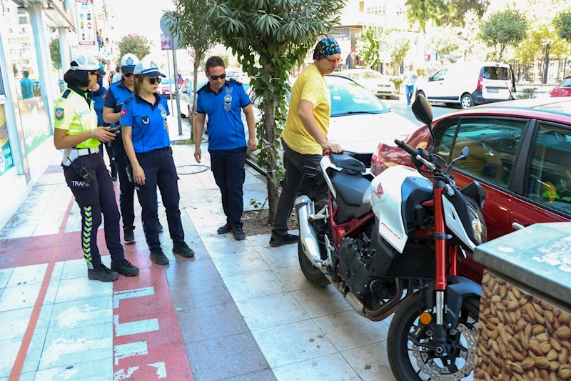 Zabıta Ekiplerinden Kaldırım İşgali Denetimi
