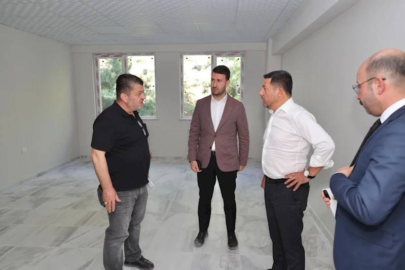 Başkan Arı, Yapımı Devam Eden Özel İnsanlar Eğitim Merkezi Ek Binasında İncelemelerde Bulundu