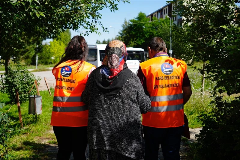 Evde Yaşlı Bakım Hizmetimiz Devam Ediyor(1)
