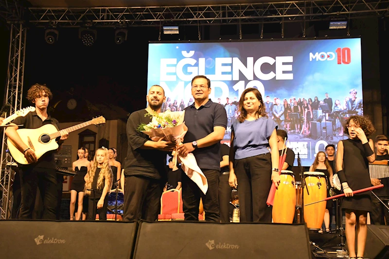 Sındırgı’da MOD10 Gençlik Konserine yoğun ilgi