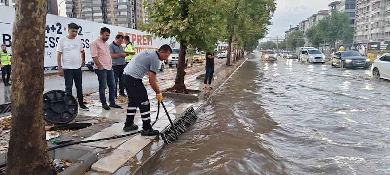 GAZİANTEP BÜYÜKŞEHİR SAĞANAK YAĞIŞ SONRASI KONTROL ÇALIŞMALARINA DEVAM EDİYOR