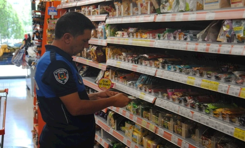Büyükşehir Zabıta Ekipleri Kurtlanmış Binlerce Paket Pirince El Koydu