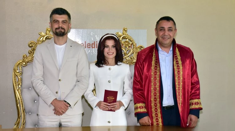 BAŞKANIMIZ, NURBANU SERDAR VE HÜSEYİN DURAN ÇİFTİNİN NİKAH AKİTLERİNİ GERÇEKLEŞTİRDİ