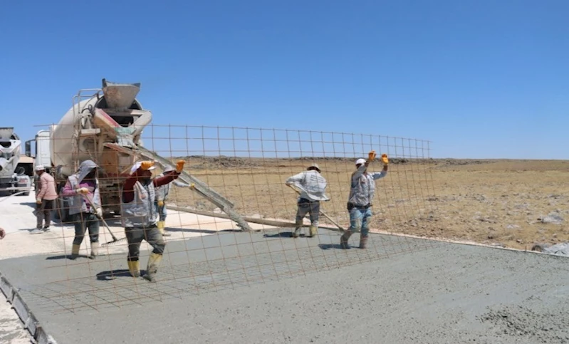 Siverek’te Çelik Hasırlı Beton Yol Uygulaması
