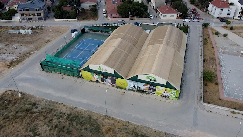 2. GELENEKSEL KURTULUŞ TENİS KUPASI İÇİN TURNUVA BAŞLADI
