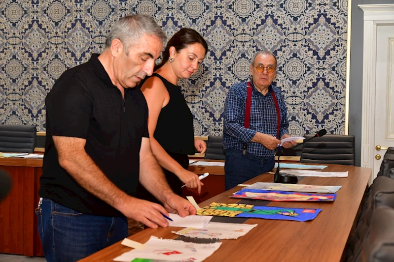 YAZ OKULLARI KURSİYERLERİ ÇİZDİ, JÜRİ SEÇTİ